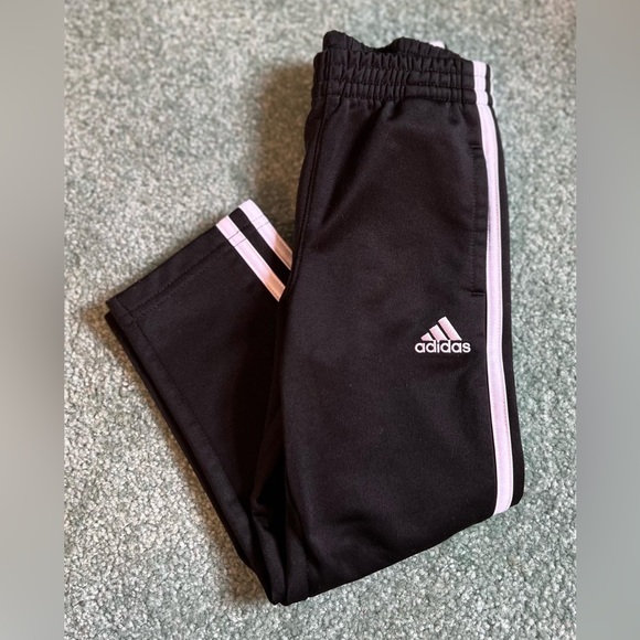 ⭐️EUC ⭐️ADIDAS ⭐️4T - Picture 2 of 2